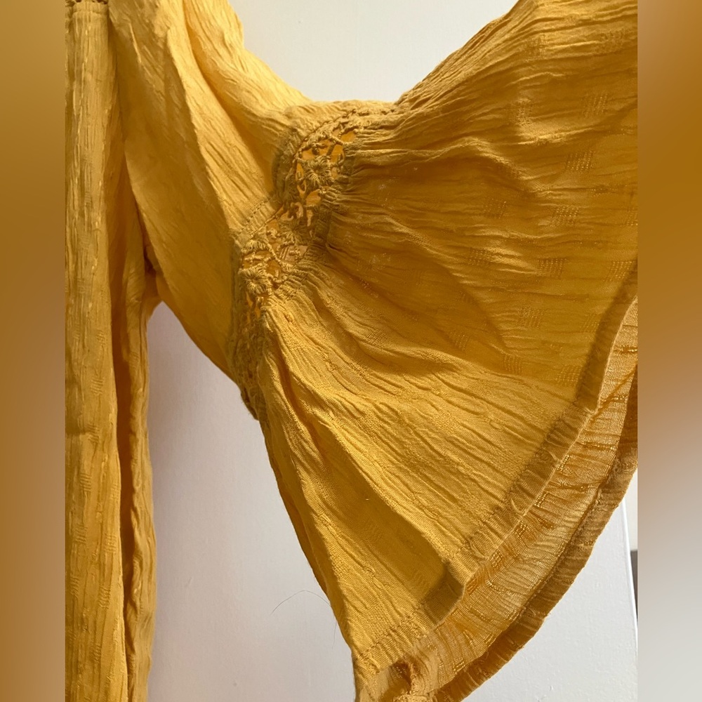Karen Kane Golden Yellow Gauze Bell Sleeve Lace Accent Blouse S - Picture 5 of 11